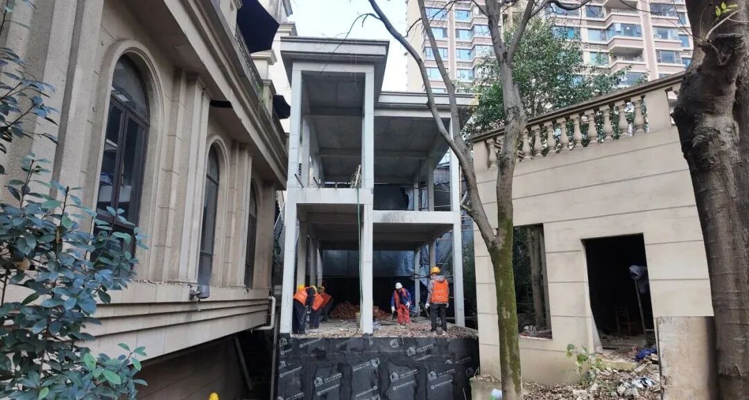 违法建设拆除现场